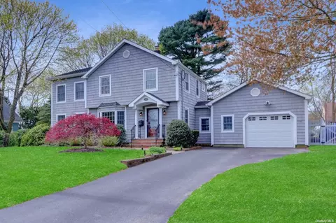 509 Lombardy Blvd, Brightwaters, NY 11718