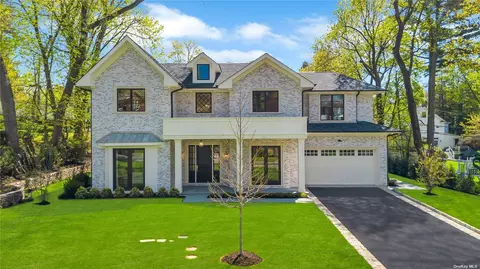 3 Clover Dr, Great Neck, NY 11021