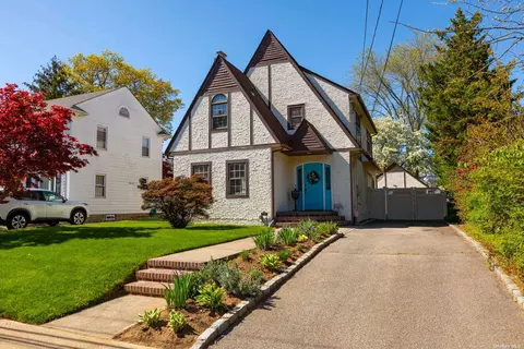729 William St, North Baldwin, NY 11510