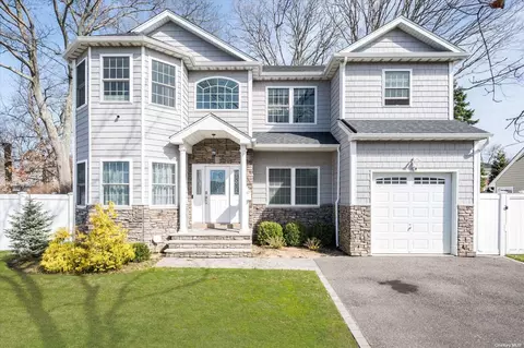 338 Brendan Ave, Massapequa, NY 11758