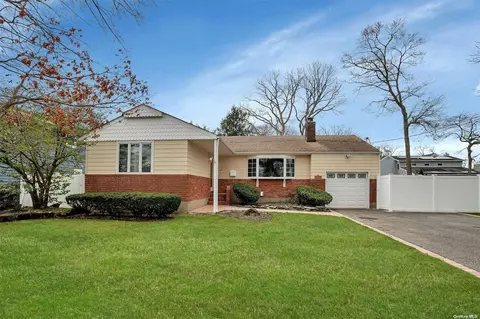 42 Harmony Dr, Massapequa Park, NY 11762