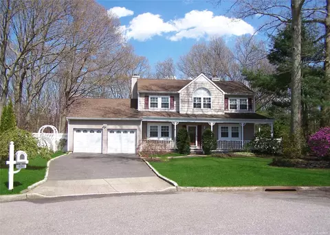 131 Cedar St, Centereach, NY 11720