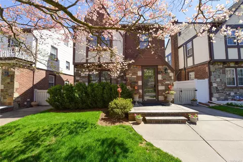 87-83 253 St, Bellerose, NY 11426
