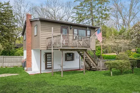 15 Forest Pl, Huntington Station, NY 11746