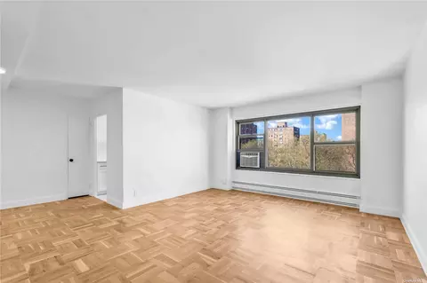 33-34 Crescent St #7C, Astoria, NY 11106