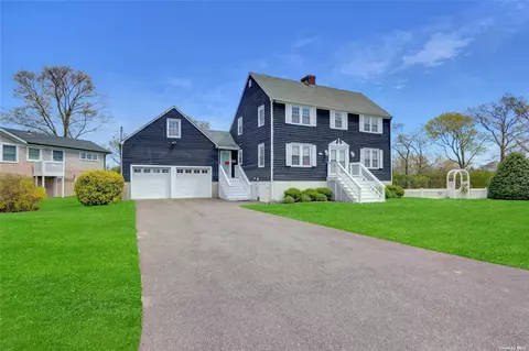 15 Dorset Ln, Babylon, NY 11702