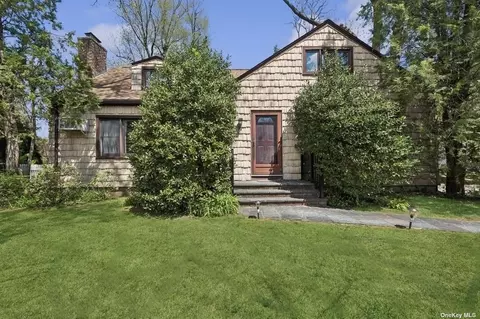 93 Fairfield Ave, Port Washington, NY 11050