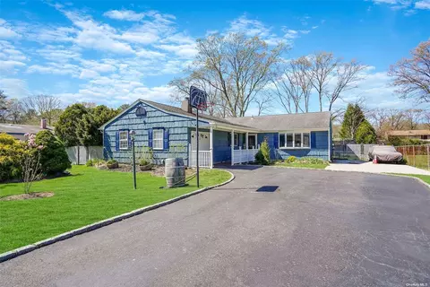 257 Thrift St, Ronkonkoma, NY 11779