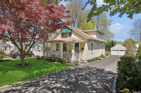 15 Fairmount St, Huntington, NY 11743