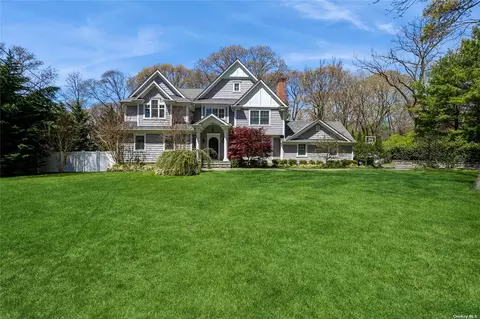 31 Bunkerhill Dr, Huntington, NY 11743