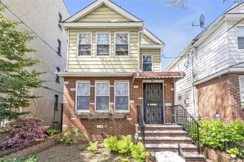 86-16 98th St, Richmond Hill, NY 11418