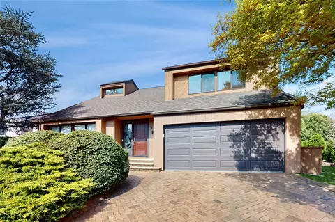 7 Princeton Dr, Syosset, NY 11791