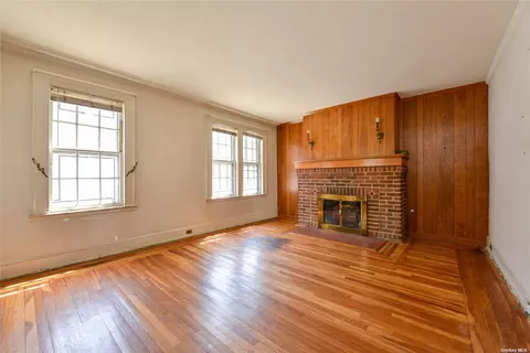 117-11 Union Tpke, Forest Hills, NY 11375