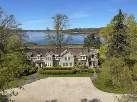 1 Cove Neck Rd, Cove Neck, NY 11771