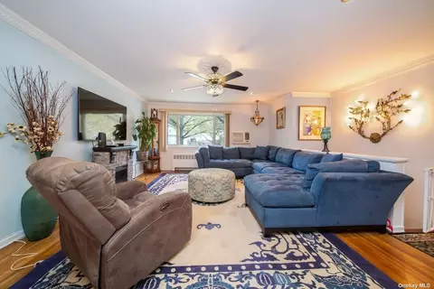 16-44 212th St #144, Bayside, NY 11360