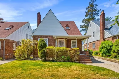 80-38 234th St, Bellerose Manor, NY 11427
