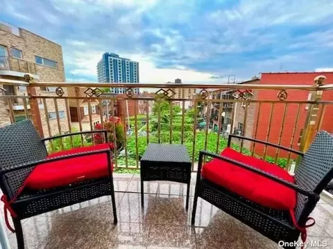53-10 90th St #3B, Elmhurst, NY 11373