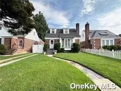 120-05 9 Road Th, College Point, NY 11356