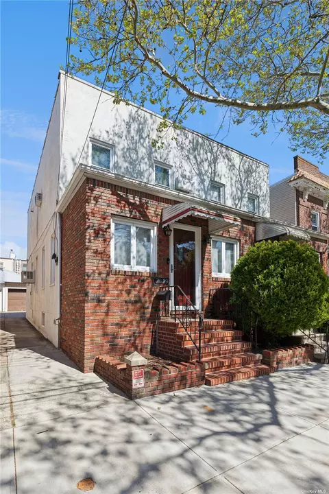 70-29 69th St, Glendale, NY 11385