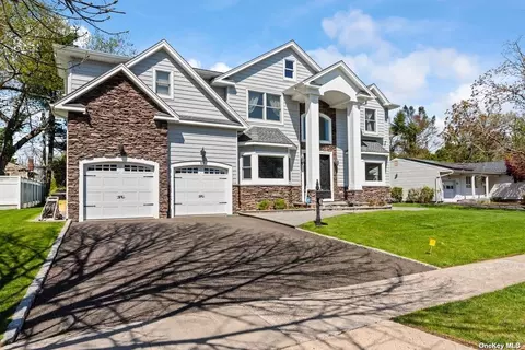 55 Ivy Dr, Jericho, NY 11753