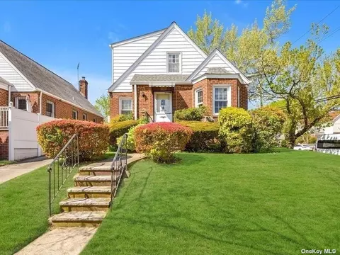 58-04 188 St, Fresh Meadows, NY 11365