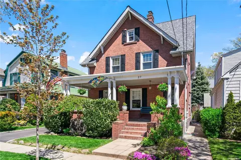 27 Park Pl, Floral Park, NY 11001