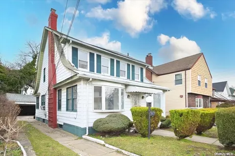 188-21 Quencer Rd, Saint Albans, NY 11412