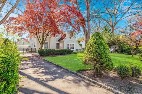 139 Broadway, Rockville Centre, NY 11570