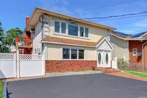 38 Yacht Club Rd, Babylon, NY 11702