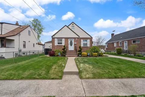 251 E Jamaica Ave, Valley Stream, NY 11580