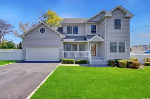 39 New York Ave, West Babylon, NY 11704