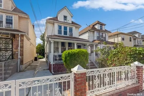 109-58 133rd St, South Ozone Park, NY 11420