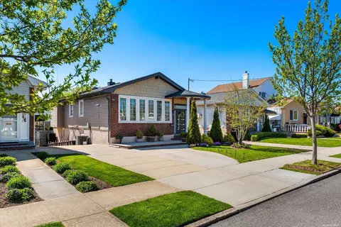 158-36 79th St, Howard Beach, NY 11414