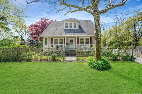 74 Moffitt Blvd, East Islip, NY 11730
