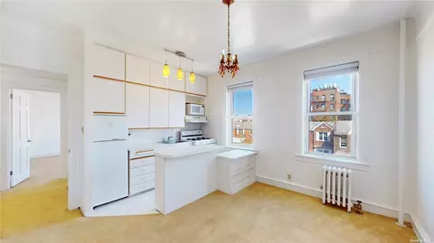 45-20 43rd St #3B, Sunnyside, NY 11104