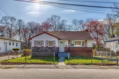 Undisclosed, Amityville, NY 11701