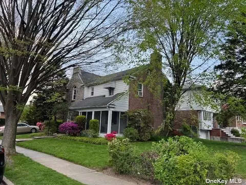 143-15 29th Rd, Flushing, NY 11354