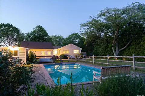32 Hallock Ave, East Quogue, NY 11942