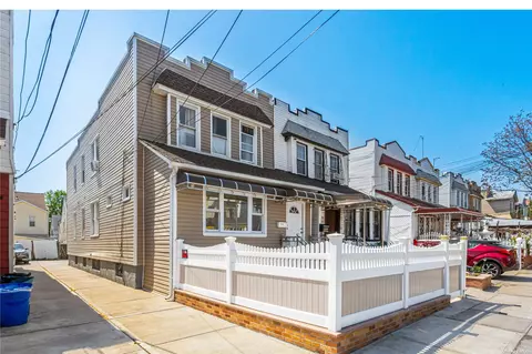 90-54 185th St, Hollis, NY 11423