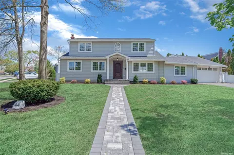 44 Mindy Ln, Westbury, NY 11590