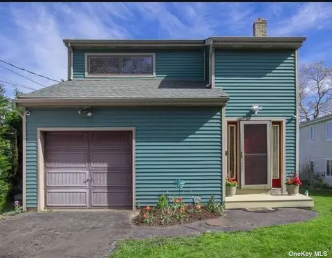 23 Riverside Ave, Mastic Beach, NY 11951
