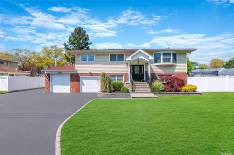 1505 Madison Ave, West Islip, NY 11795