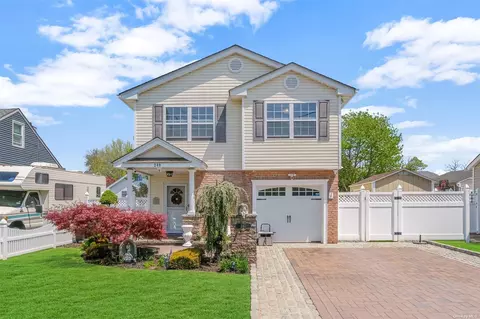 240 S 3rd St, Lindenhurst, NY 11757