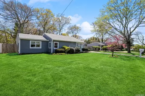 411 2nd Ave, East Northport, NY 11731