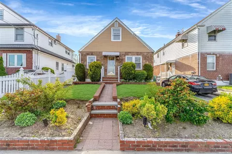 117-14 240th St, Elmont, NY 11003