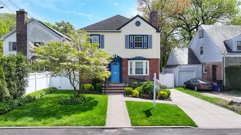 214-22 33rd Ave, Bayside, NY 11361