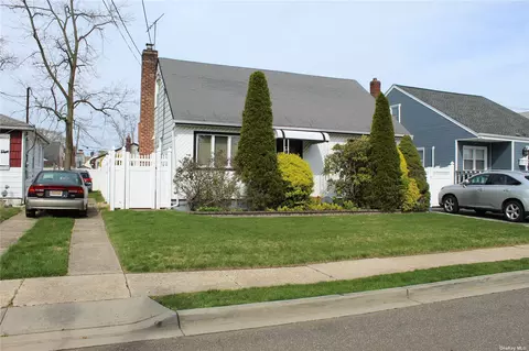 127 Green Ave, Hempstead, NY 11550