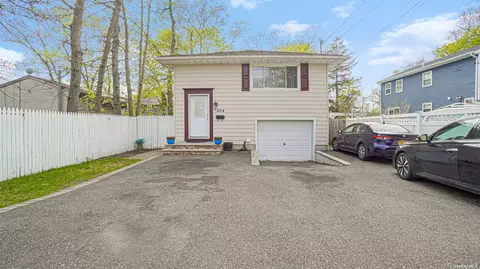 304 Islip Ave, Islip, NY 11751