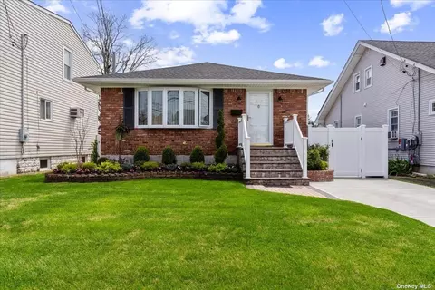 926 Pacific St, Baldwin, NY 11510