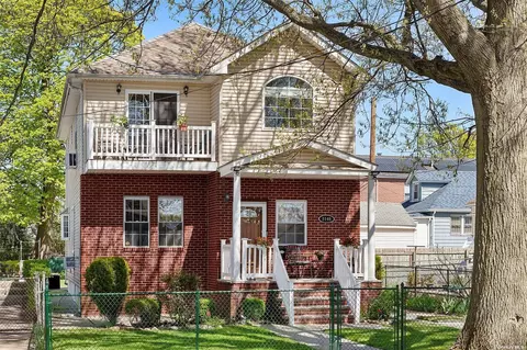 81-49 252nd St, Bellerose, NY 11426